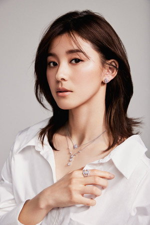 朝比奈彩 profil kép