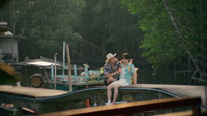 ที่สามของเธอ kép