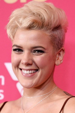 Betty Who profil kép