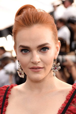 Madeline Brewer profil kép