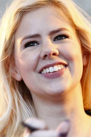 Julie Zangenberg profil kép