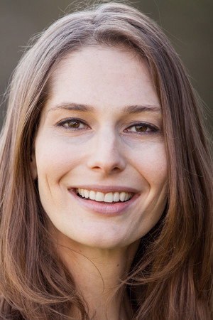 Geneva Robertson-Dworet profil kép