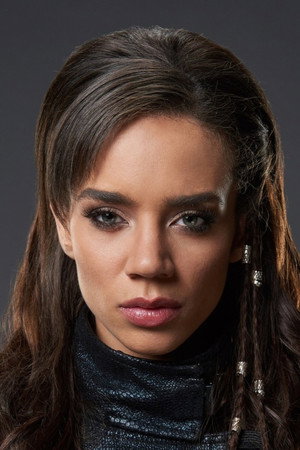 Hannah John-Kamen profil kép