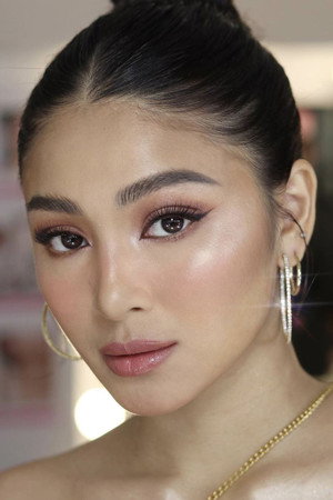 Nadine Lustre profil kép