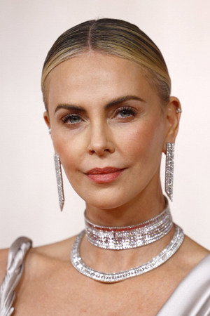 Charlize Theron profil kép