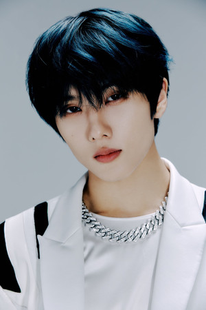 지성 profil kép