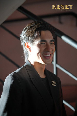 การเกิดใหม่ของดวงดาว poszter