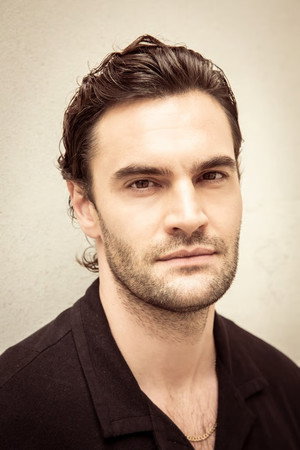 Tom Bateman profil kép