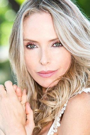 Tonya Kinzinger profil kép
