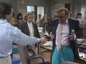 Drop the Dead Donkey 3. évad Ep.3 3. epizód