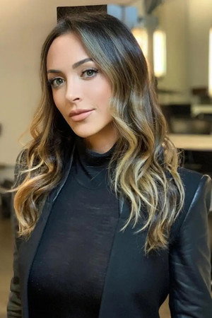 Farrah Aldjufrie profil kép