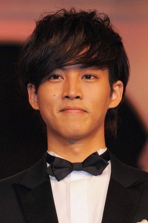 松坂桃李 profil kép