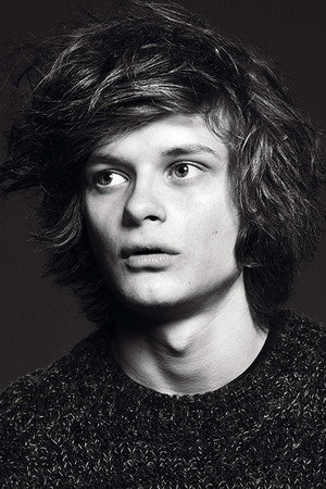 Charlie Tahan profil kép