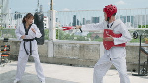 คู่ไฟท์ไฝว้ผี 1. évad Ep.14 14. epizód
