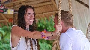 Honeymoon – líbánky k nepřežití 1. évad Ep.42 42. epizód