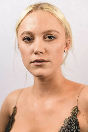 Maika Monroe profil kép