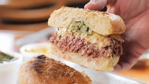 Diners, Drive-Ins and Dives 52. évad Ep.5 5. epizód