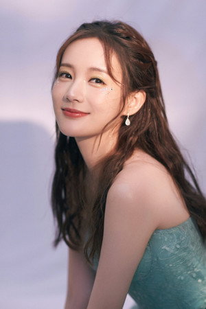 李一桐 profil kép