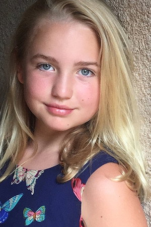 Ava Telek profil kép