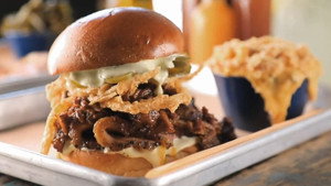 Diners, Drive-Ins and Dives 49. évad Ep.9 9. epizód