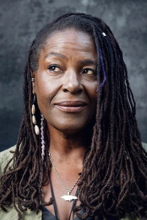 Sharon D. Clarke profil kép