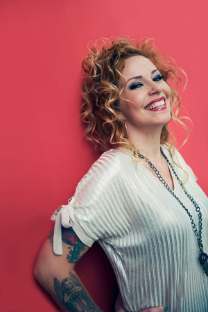 Anneke van Giersbergen profil kép