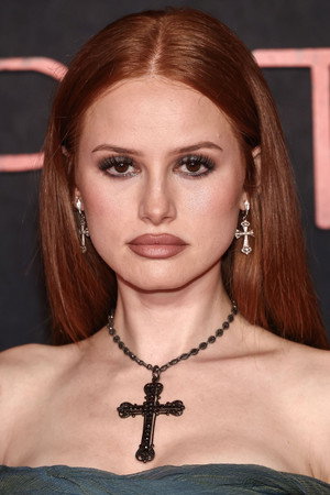 Madelaine Petsch profil kép