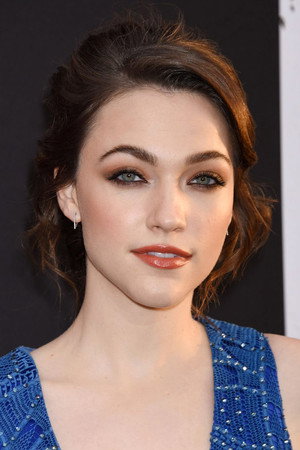 Violett Beane profil kép
