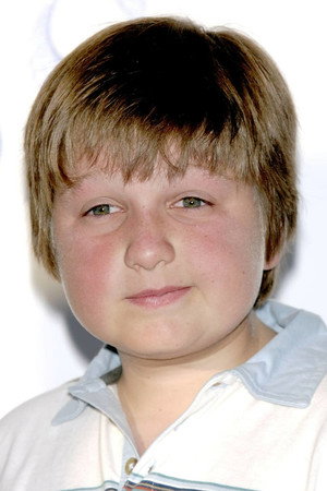 Angus T. Jones profil kép