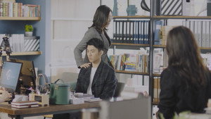 紧急公关 1. évad Ep.9 9. epizód