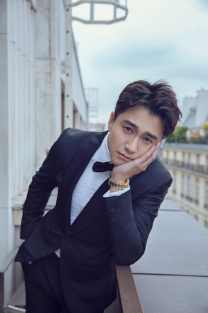 翟天臨 profil kép