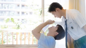 某某 kép