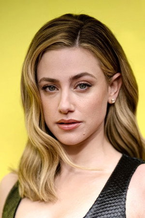 Lili Reinhart profil kép