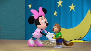 Minnie masni boltja 6. évad Ep.9 Mindhalálig zene