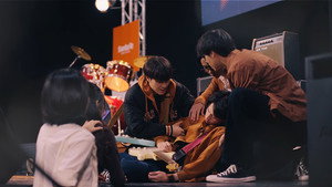 ขอฟังอีกครั้งเพลงรักของเธอ kép