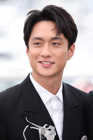 劉俊謙 profil kép