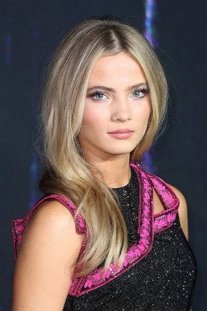 Freya Allan profil kép
