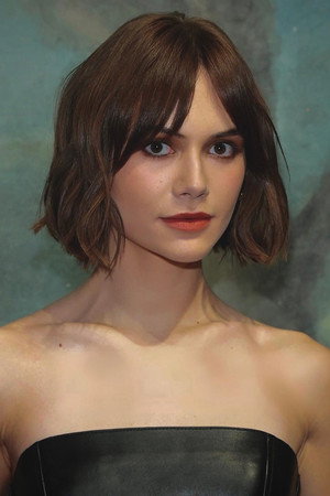 Emilia Jones profil kép