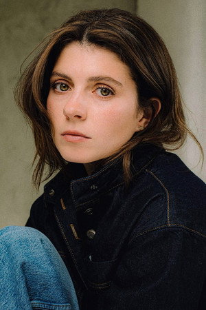 Emily Bader profil kép