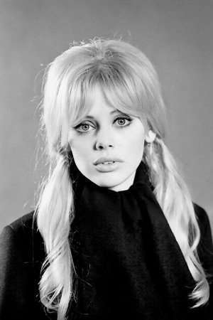 Britt Ekland profil kép