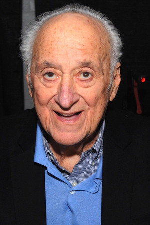Jerry Adler profil kép