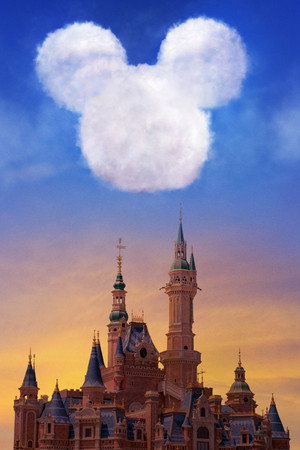 A képzelet világa – A Disney-parkok története poszter