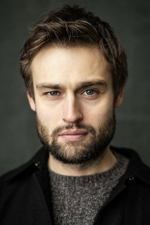 Douglas Booth profil kép