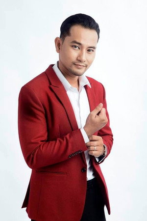 Huỳnh Đông profil kép