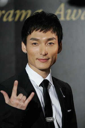 草彅剛 profil kép