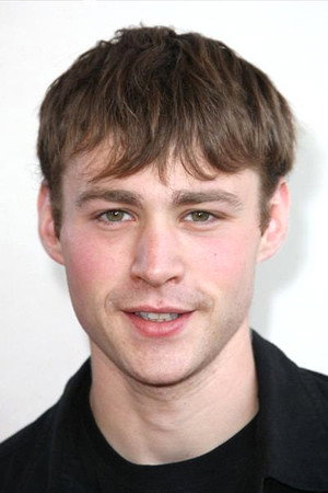 Emory Cohen profil kép