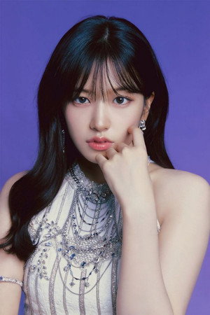 안유진 profil kép