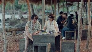 ที่สามของเธอ kép