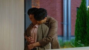 체크 남방을 입은 사내 kép