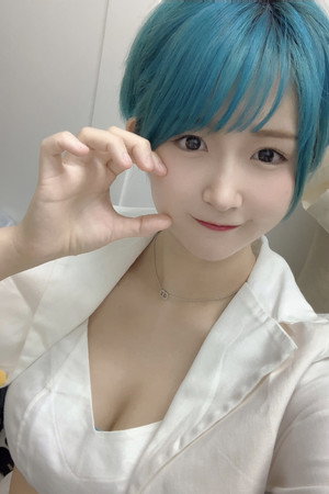 深田結梨 profil kép